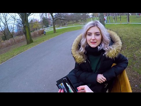 ❤️ Mitelina vahiny mafana ho an'ny vola - blowjob ao amin'ny zaridainan'i Eva Elfie Super sex amin'ny mg.porno24-7.ru ️❤